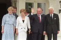 Richard und Marianne von Weizs&auml;cker mit Michail Gorbatschow und seiner Frau Raissa im Juni 1989 in Bonn